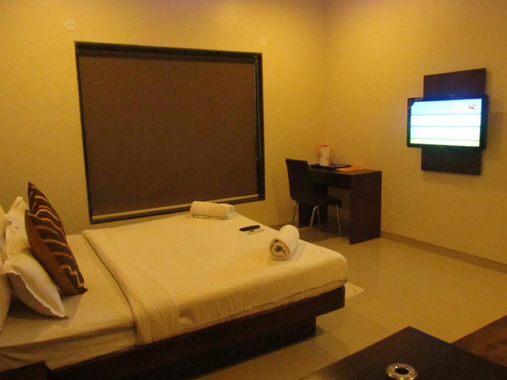 Hotel Sai Regency Даман Номер фото