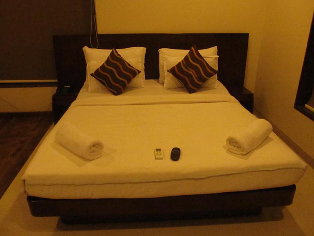 Hotel Sai Regency Даман Экстерьер фото