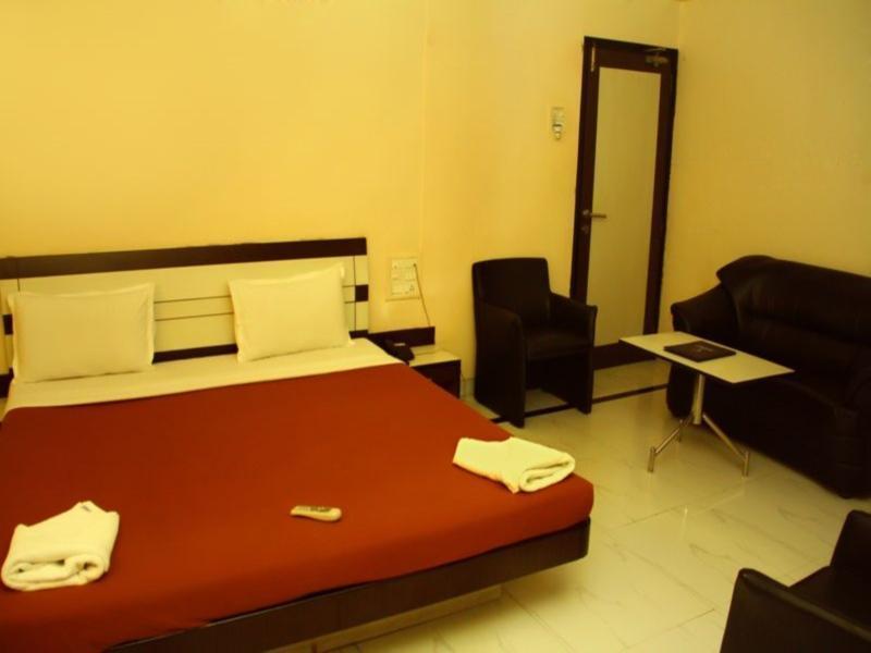 Hotel Sai Regency Даман Экстерьер фото