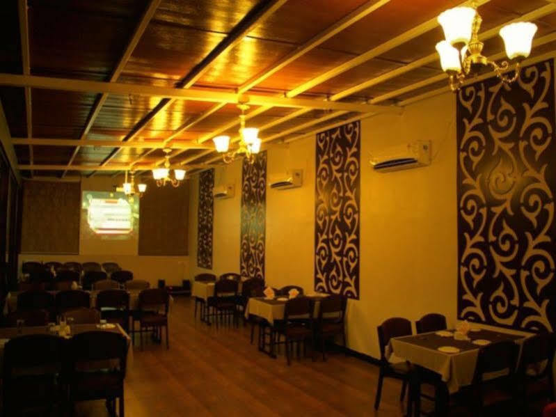 Hotel Sai Regency Даман Экстерьер фото