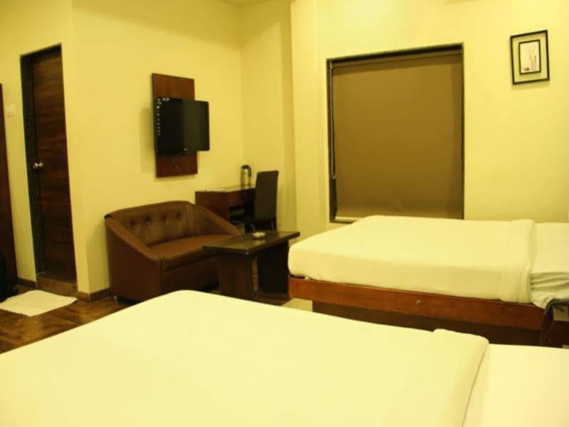 Hotel Sai Regency Даман Экстерьер фото